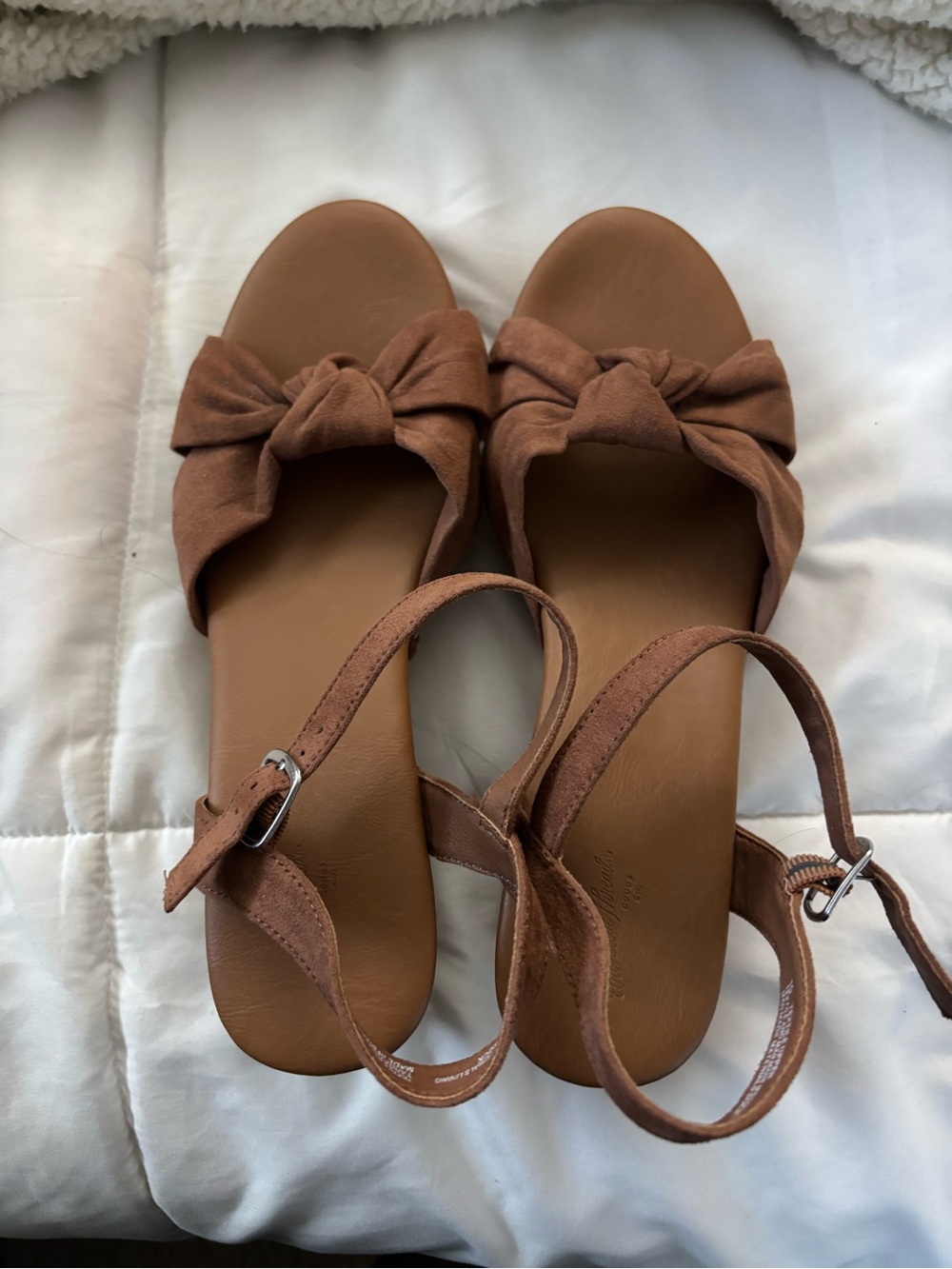Universal Thread Tan Knot Front Ankle Strap Sandals